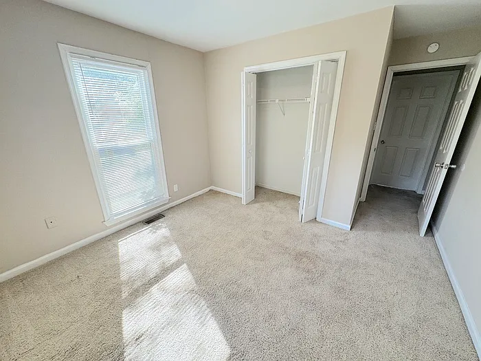 915 Green St #915 — Photo 11