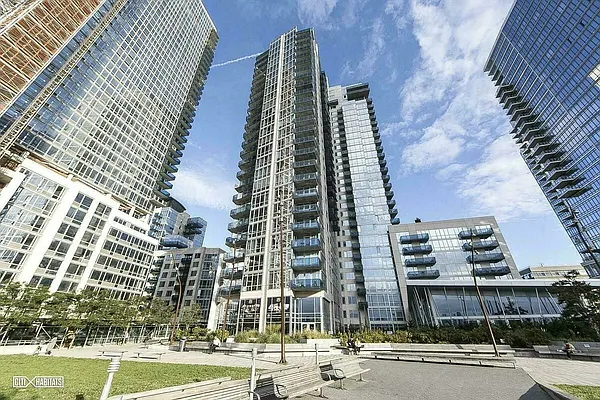 Rented by Corcoran | media 27