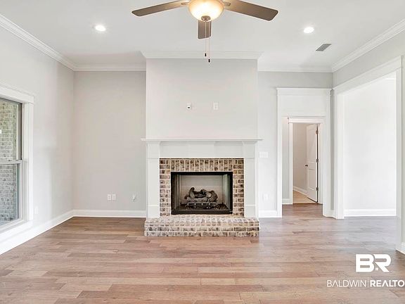 5th image of 412 Bloomsbury Ave