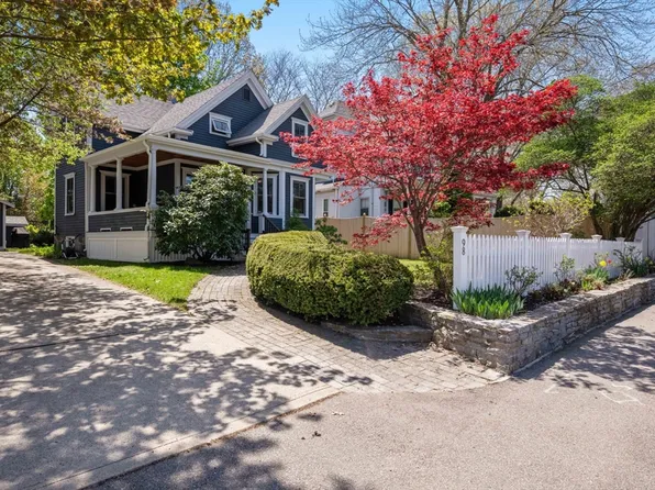 98 West St, Braintree, MA 02184