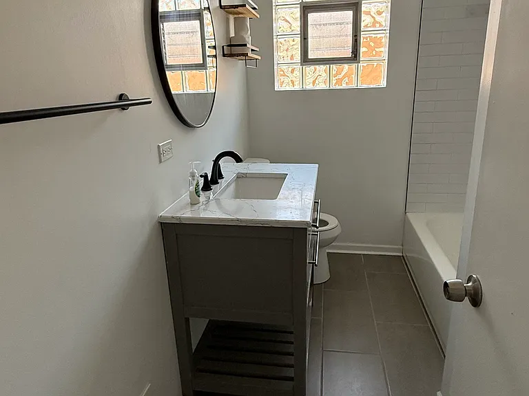 417 Hirsch Ave — Photo 11