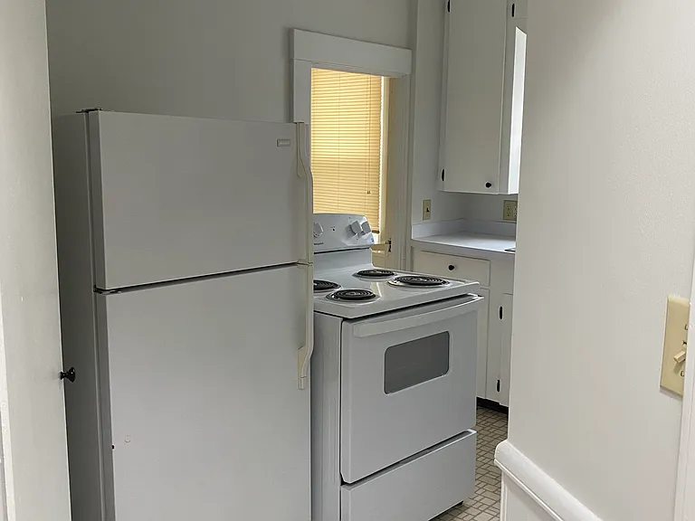1001 E Main St #3 — Photo 3