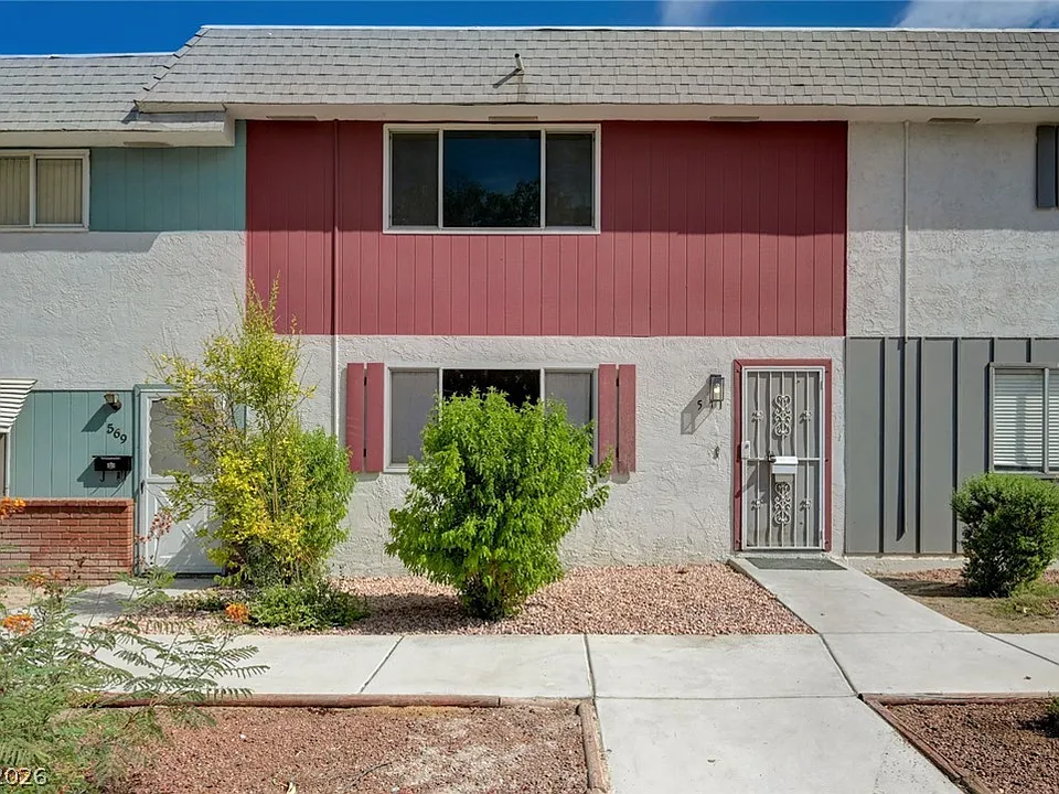 571 Greenbriar Townhouse Way