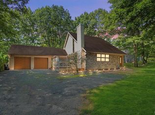 28 Heath Ln, Mount Pocono, PA 18344