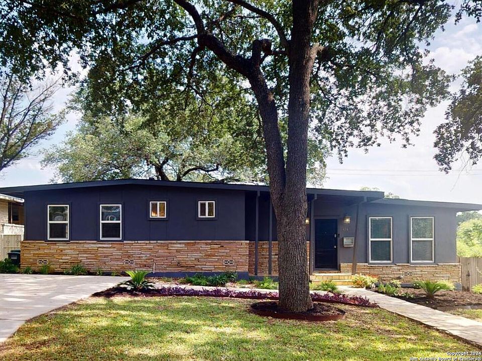 1st image of 414 BRIGHTWOOD PL
