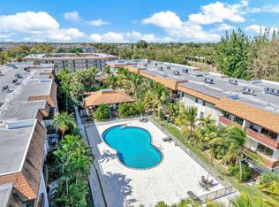 7483 SW 82nd St APT A101, Miami, FL 33143
