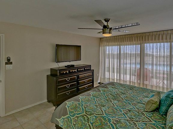 5th image of 2800 Gulf Blvd Unit 105