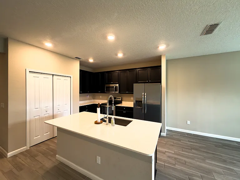 421 Boracay Cir — Photo 5
