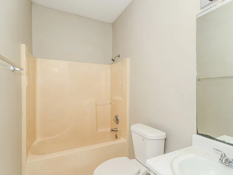 495 Anna Ave — Photo 15