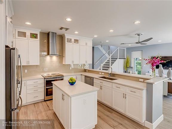 3rd image of 608 SW 15th St #C