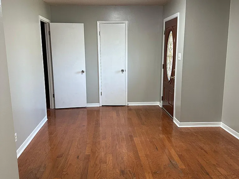551 Delaware St — Photo 2