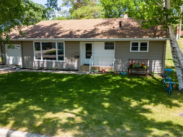 1021 Jefferson Pl, Fergus Falls, MN 56537