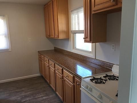 3rd image of 276 S 14th St