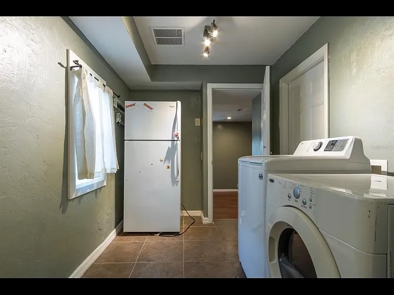 1103 NW 22nd Ave — Photo 3
