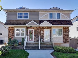 18 Row Pl, Staten Island, NY 10312