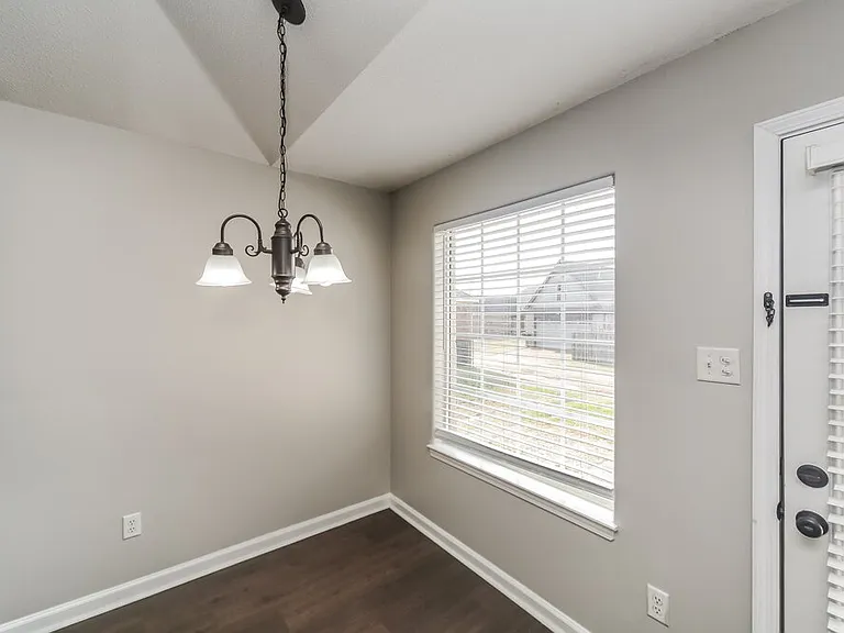 1719 Brentford Cv — Photo 7
