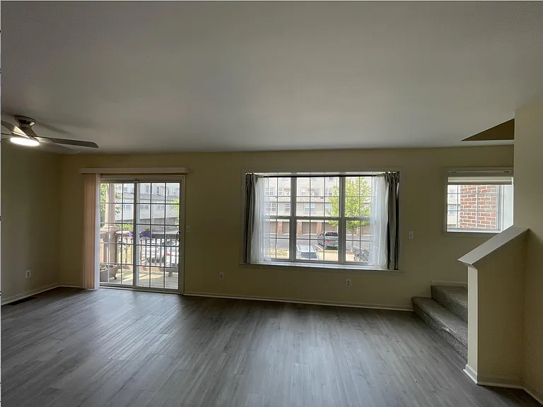 2806 Barclay Way — Photo 2