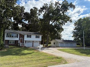 990-2200 North Rd, Assumption, IL 62510