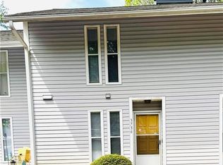 3736 Heathrow Dr, Winston Salem, NC 27127