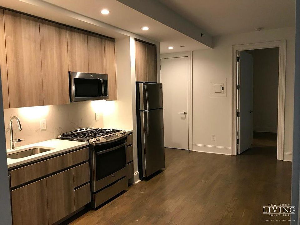 1st image of 15 Park Row APT 3D