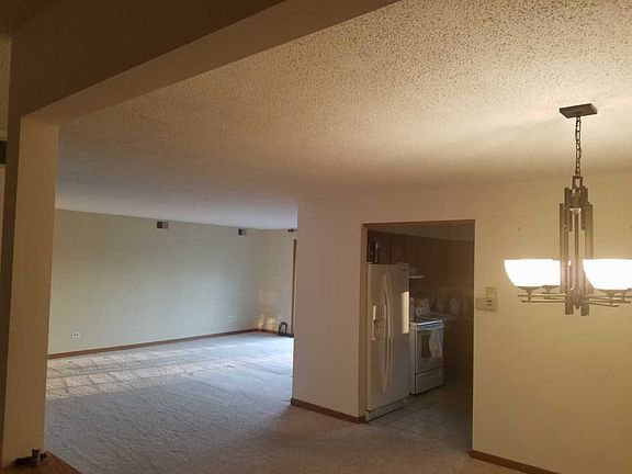 2nd image of 10840 S 84th Ave APT 3b