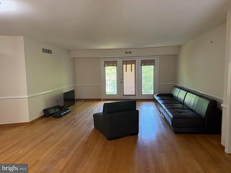 1714 Steamboat Sta — Photo 3