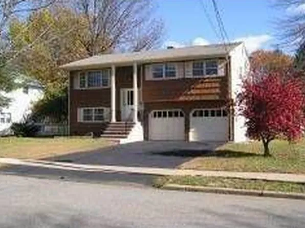 24 Plaza Rd, Flanders, NJ 07836
