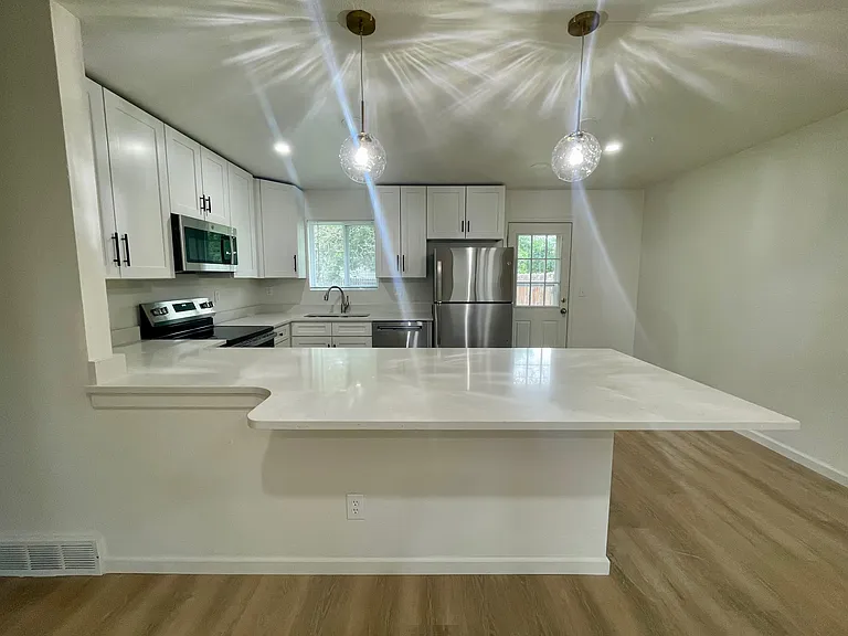 1335 Cherry St — Photo 7
