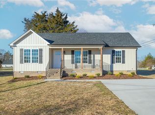 102 Harmon Dr, Thomasville, NC 27360