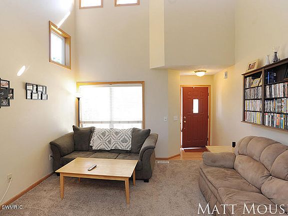 3rd image of 5839 E Grove Dr SE