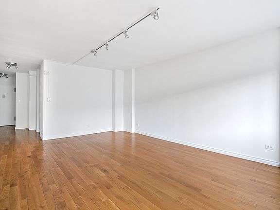 4th image of 330 E 49th St APT 7G