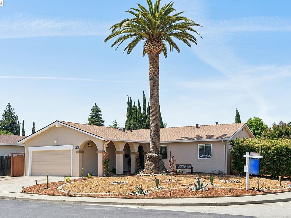 1st image of 2800 Seville Cir