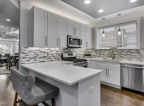 4th image of 7746 W Sunset Dr
