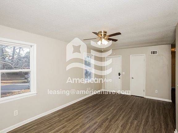 39814_003_living_room_14231521.jpg