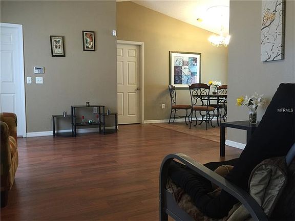 5th image of 303 Michigan Ln