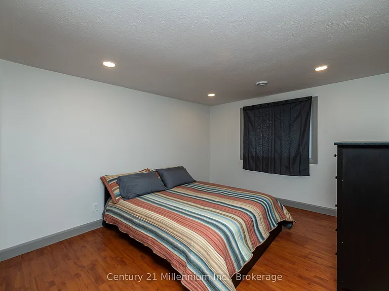 413 Queen St S #B — Photo 13