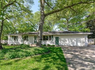 2525 Rudgate Dr NW, Grand Rapids, MI 49544