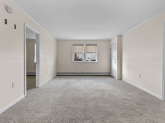 5th image of 52 Maryland Ave APT 2