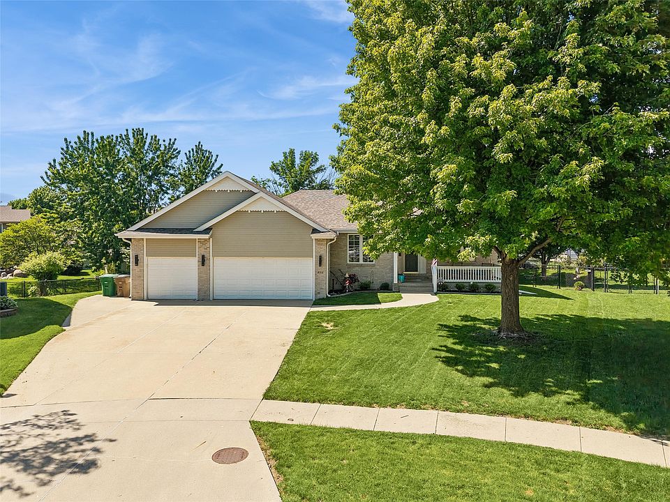 1st image of 405 Plumwood Ct SW