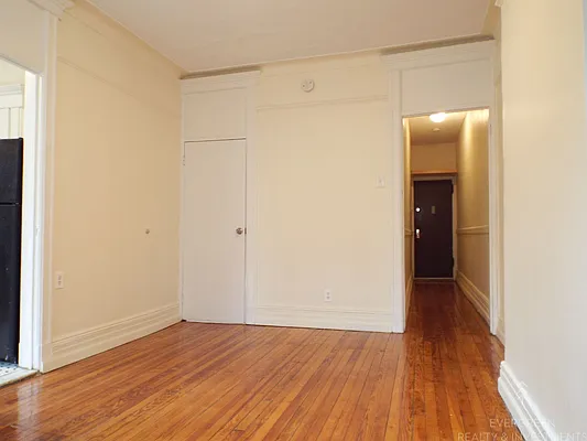 Rented by Evergreen Realty & Investments | media 52