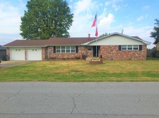 709 W Pleasant St, Aurora, MO 65605