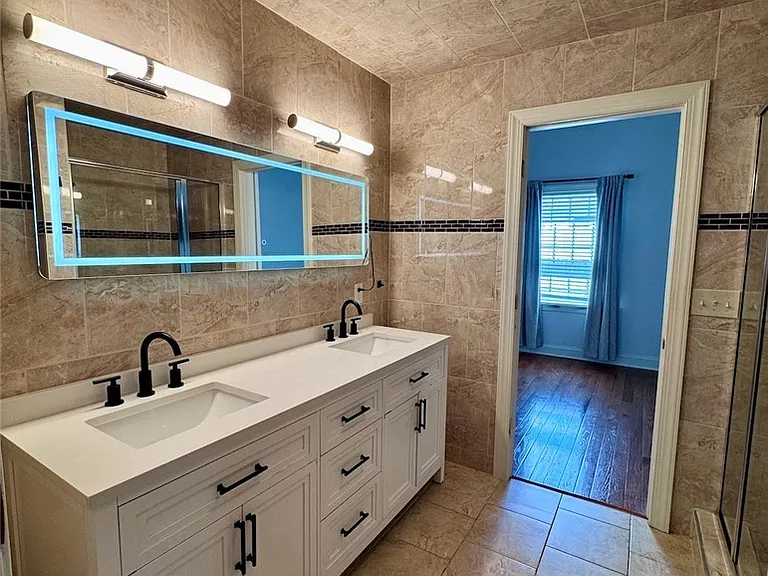 762 Columbus Pkwy — Photo 22