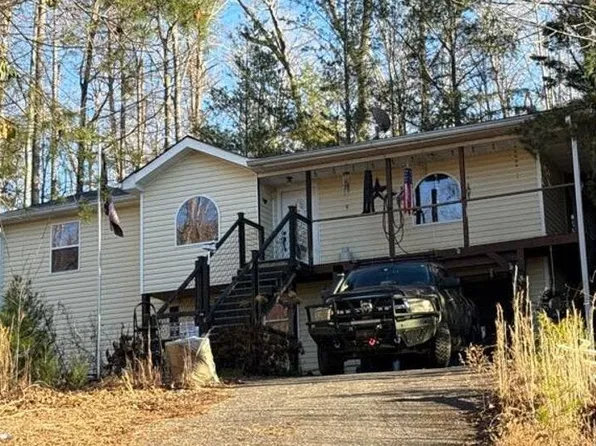 553 Grayce Ln, Hiawassee, GA 30546