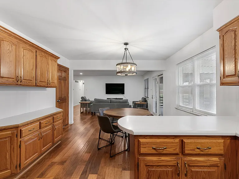 1000 Providence Rd — Photo 19