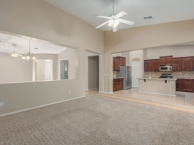 2206 W Fawn Dr — Photo 9
