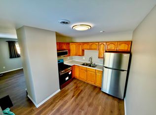 102 W Countryside Pkwy APT A, Yorkville, IL 60560