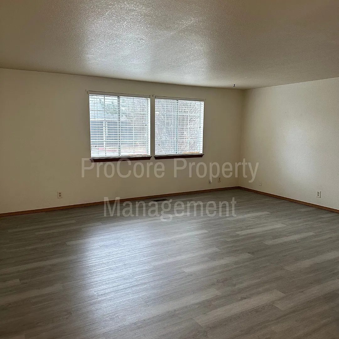 Rose Hill St. - 3704 — Photo 4
