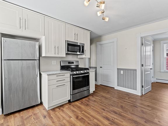 2nd image of 39 Turner St Unit 2