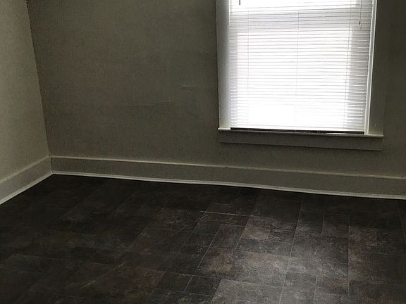 3rd image of 515 S Michigan Ave #2