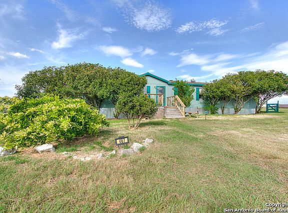 3rd image of 467 Stagecoach Hill Dr